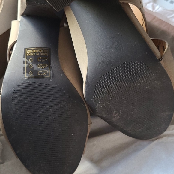 Sandals - Picture 2 of 2